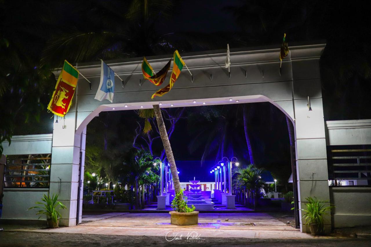 Ceylonta Beach Resort And Spa ハンバントタ エクステリア 写真