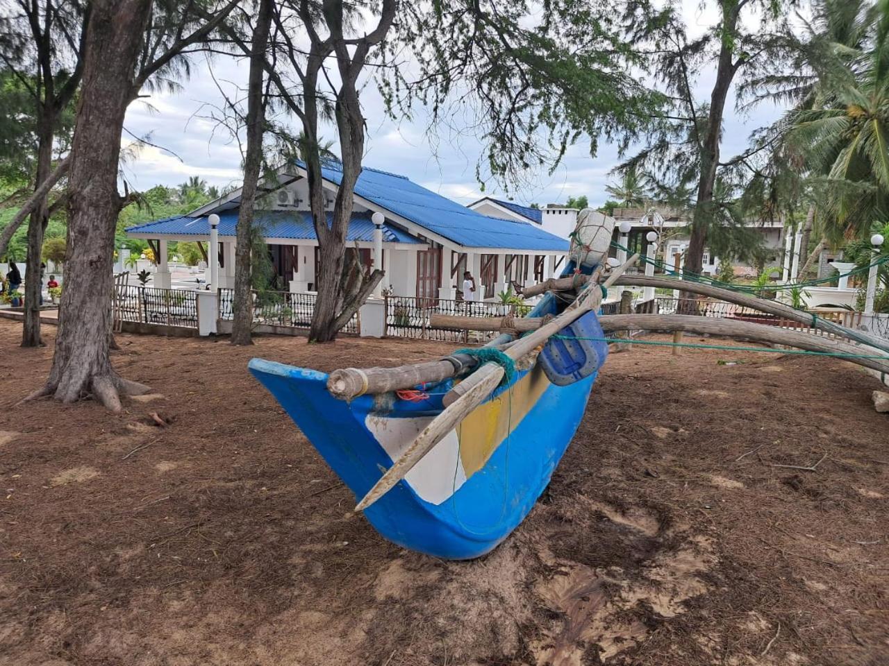 Ceylonta Beach Resort And Spa ハンバントタ エクステリア 写真