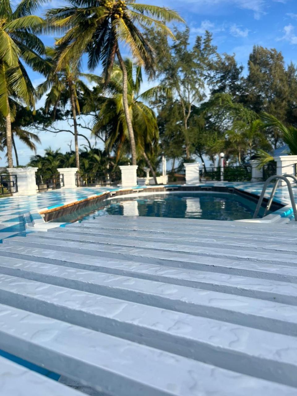 Ceylonta Beach Resort And Spa ハンバントタ エクステリア 写真